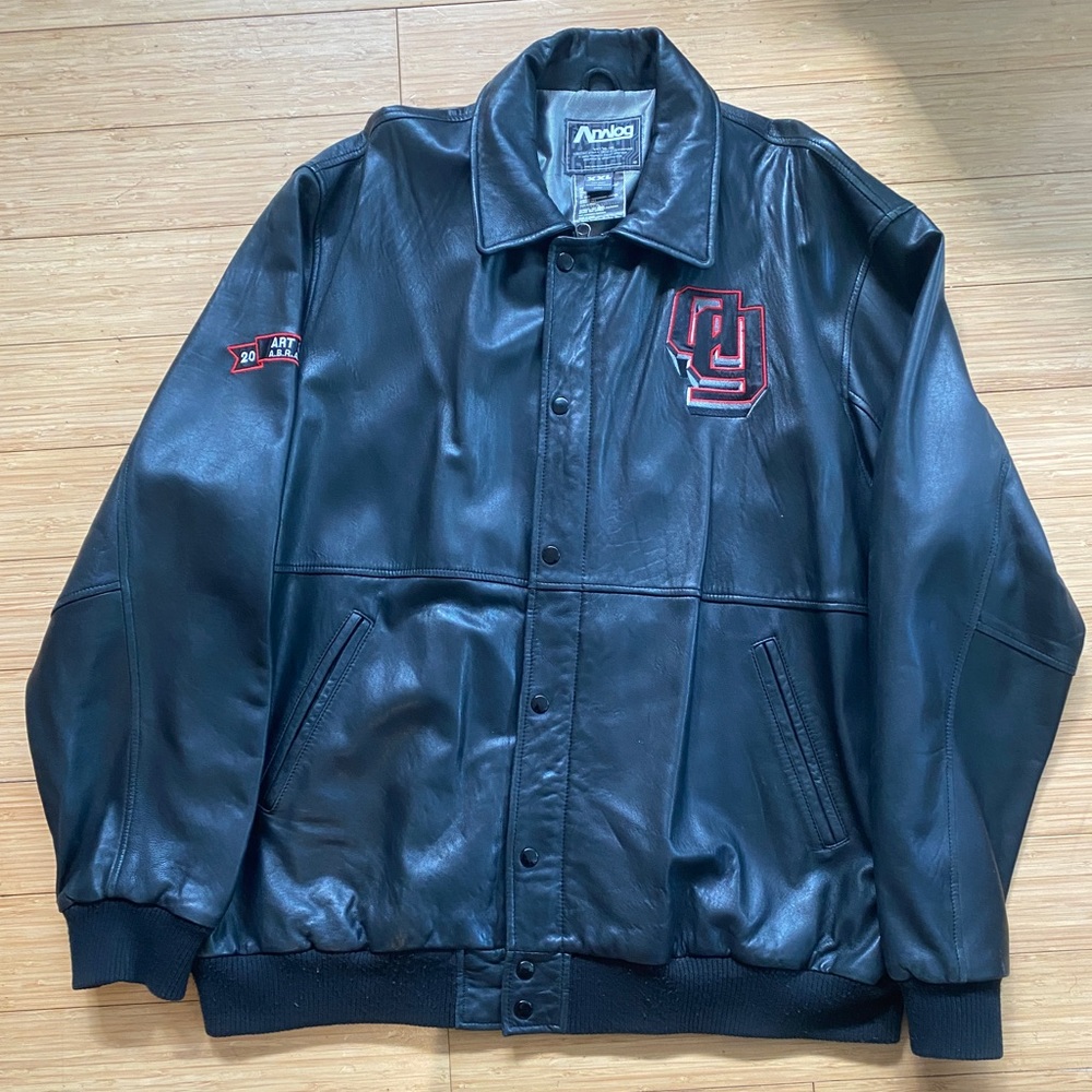 Analog brand team rider leather bomber jacket.